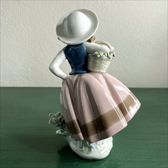 Vtg Lladro Figurine “Linda Con Cesta” #5221 Girl w/ Basket – Retired, Boxed EUC - Picture 7 of 12